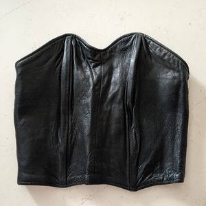 Firenze leather coset top. Size S. Black.